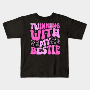 Twinning With My Bestie Spirit Week Twin Day Best Friend Kids T-Shirt